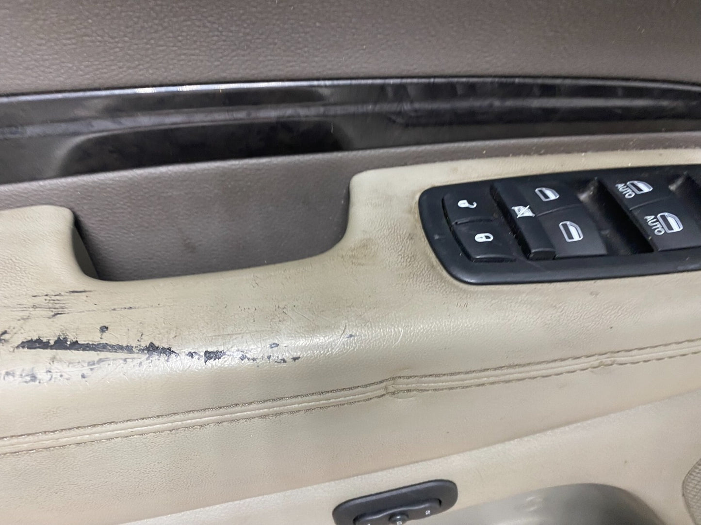 2011 to 2020 Dodge Durango Left Driver LH Front Panel  Door Oem j1480 DG13