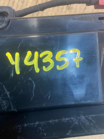 Dodge Chrysler Fuse Box p68164178ac Y4357 PS7