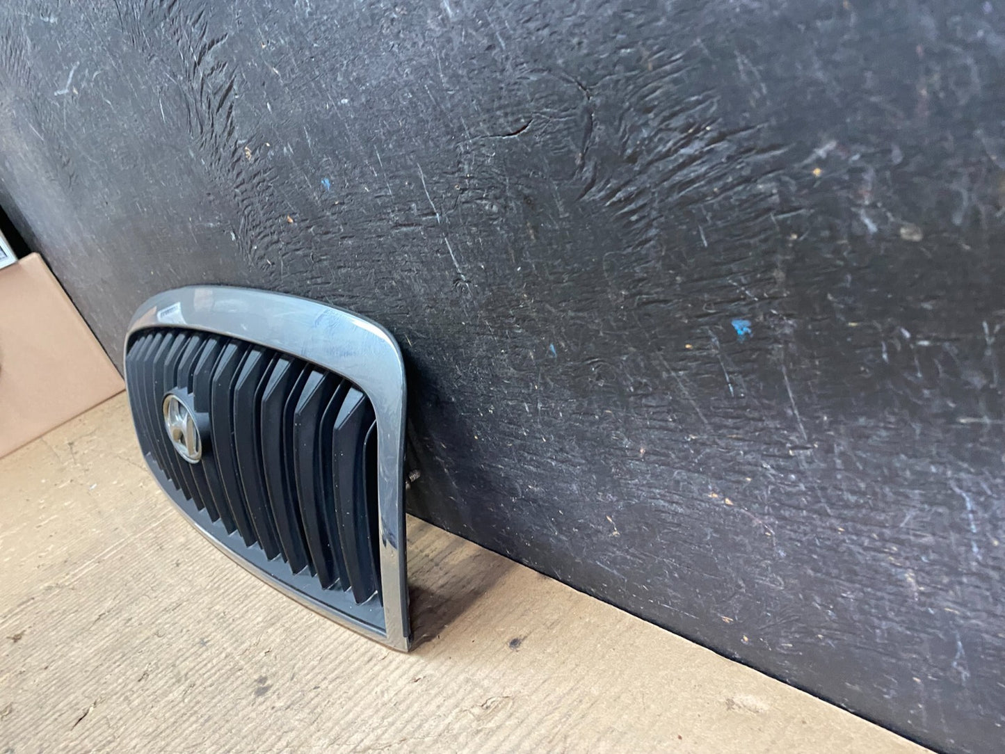 2001 to 2005 Hyundai Sonata Front Upper Grille Grill Bumper N1025 PS1