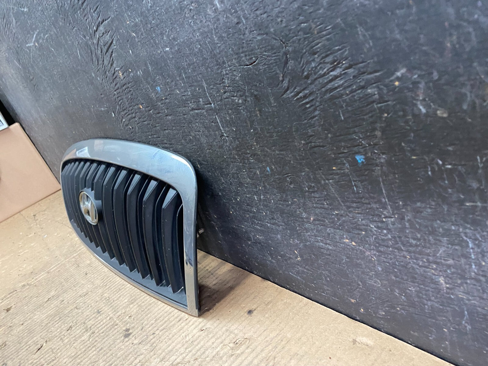 2001 to 2005 Hyundai Sonata Front Upper Grille Grill Bumper N1025 PS1