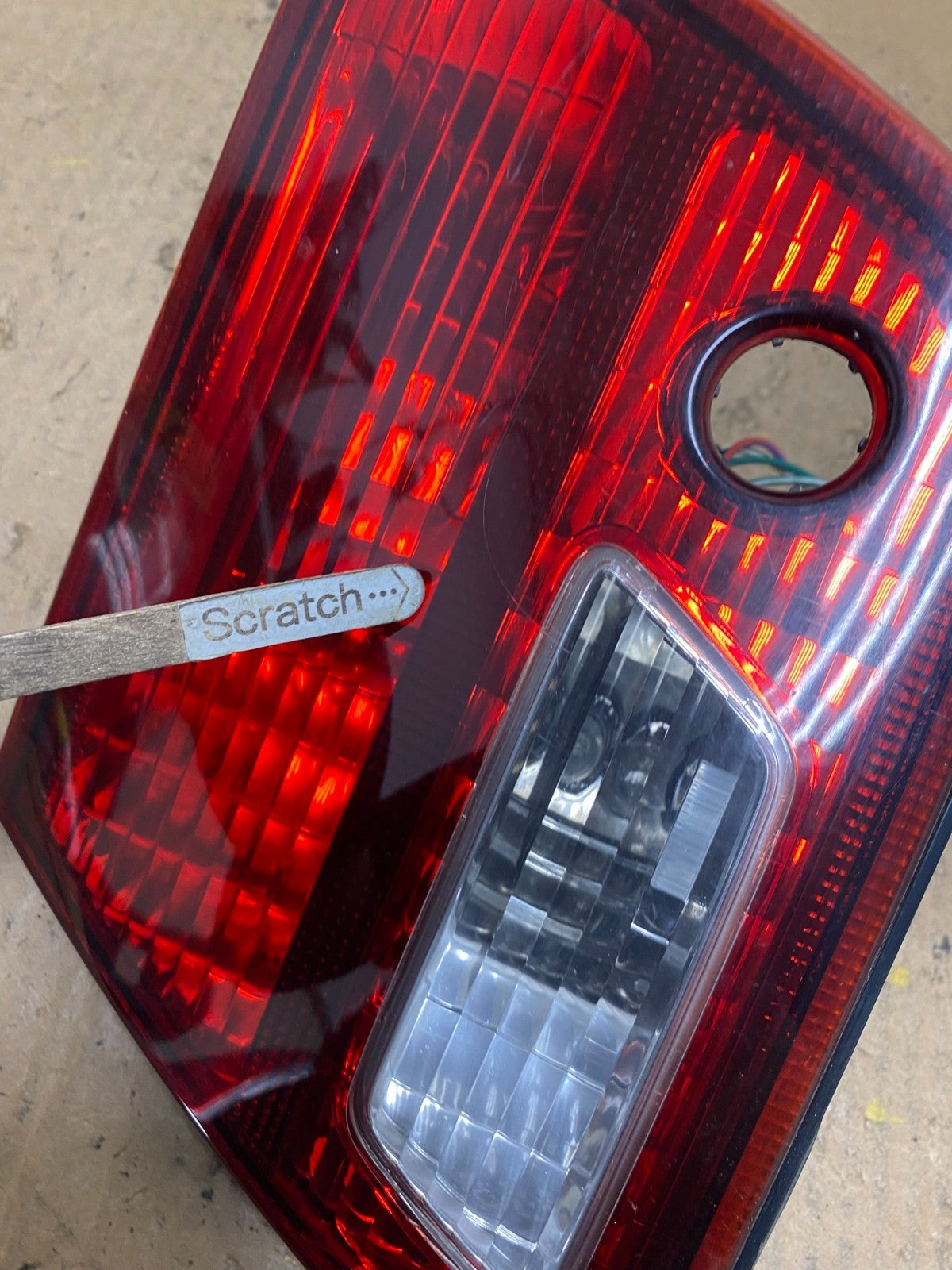 1998-1999 Toyota Avalon Right Passenger RH Side Inner Tail Light OEM Q8781 DW6