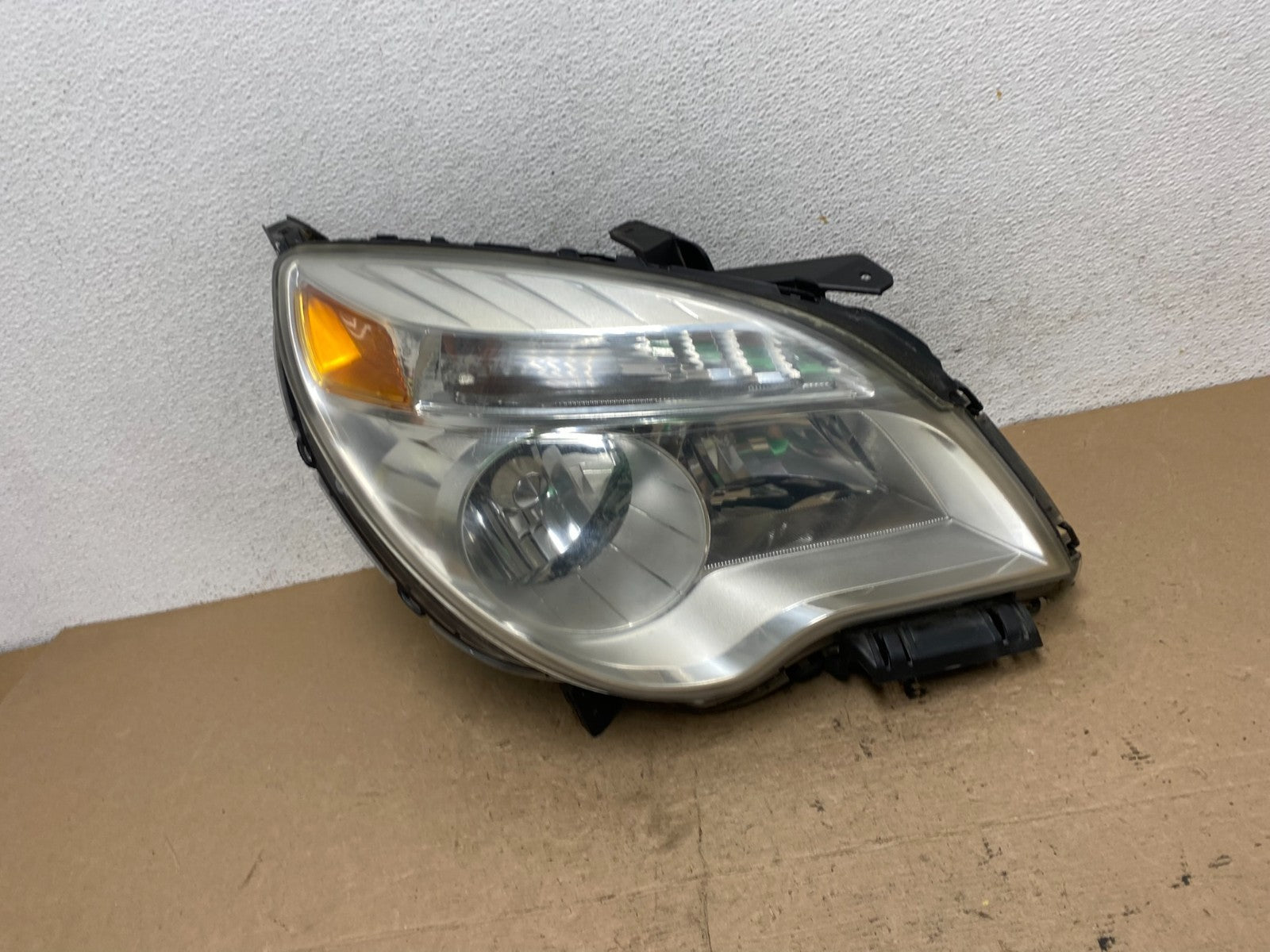2010 - 2015 Chevrolet Equinox Halogen Headlight Right Passenger Side AF5012 DW0