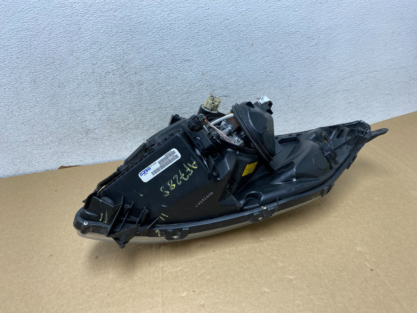2004 - 2005 Toyota Prius Left Driver Lh Xenon HID Headlight DEPO AF7288 DW7