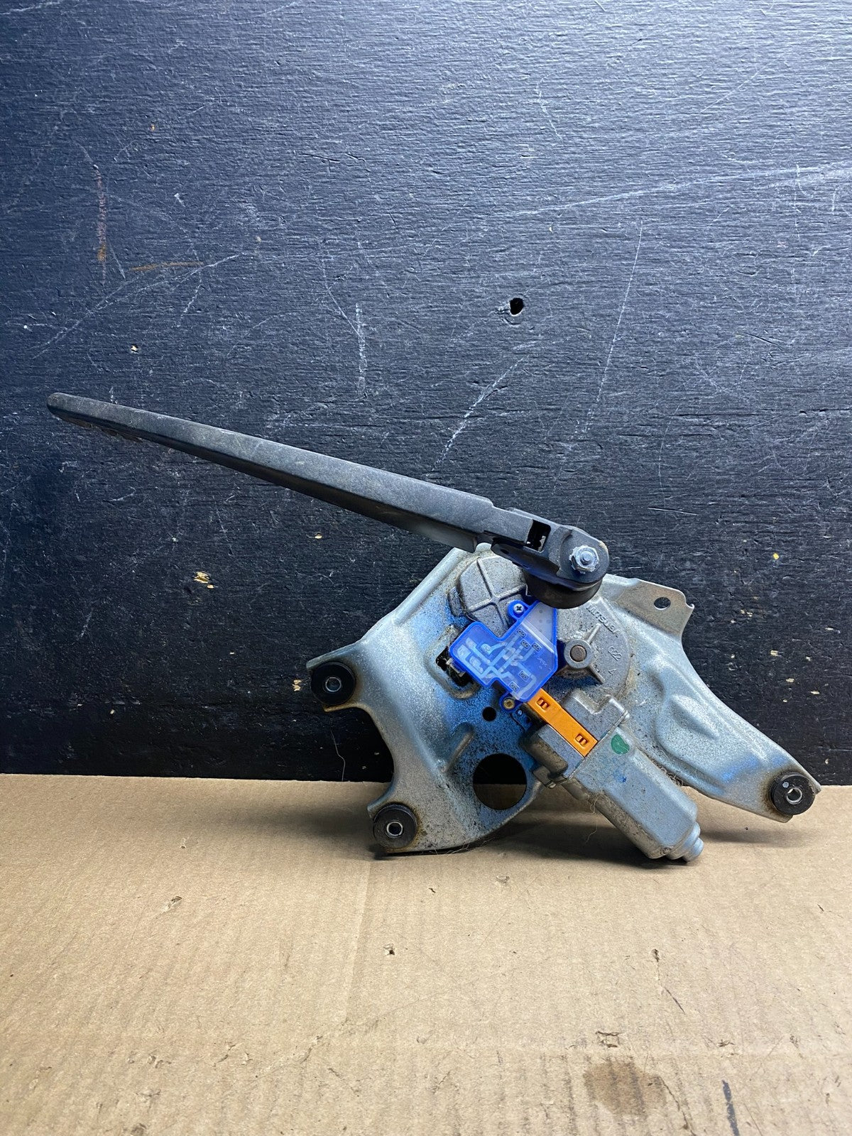 2010 to 2014 Subaru Legacy Outback Rear Wiper Motor Z90260