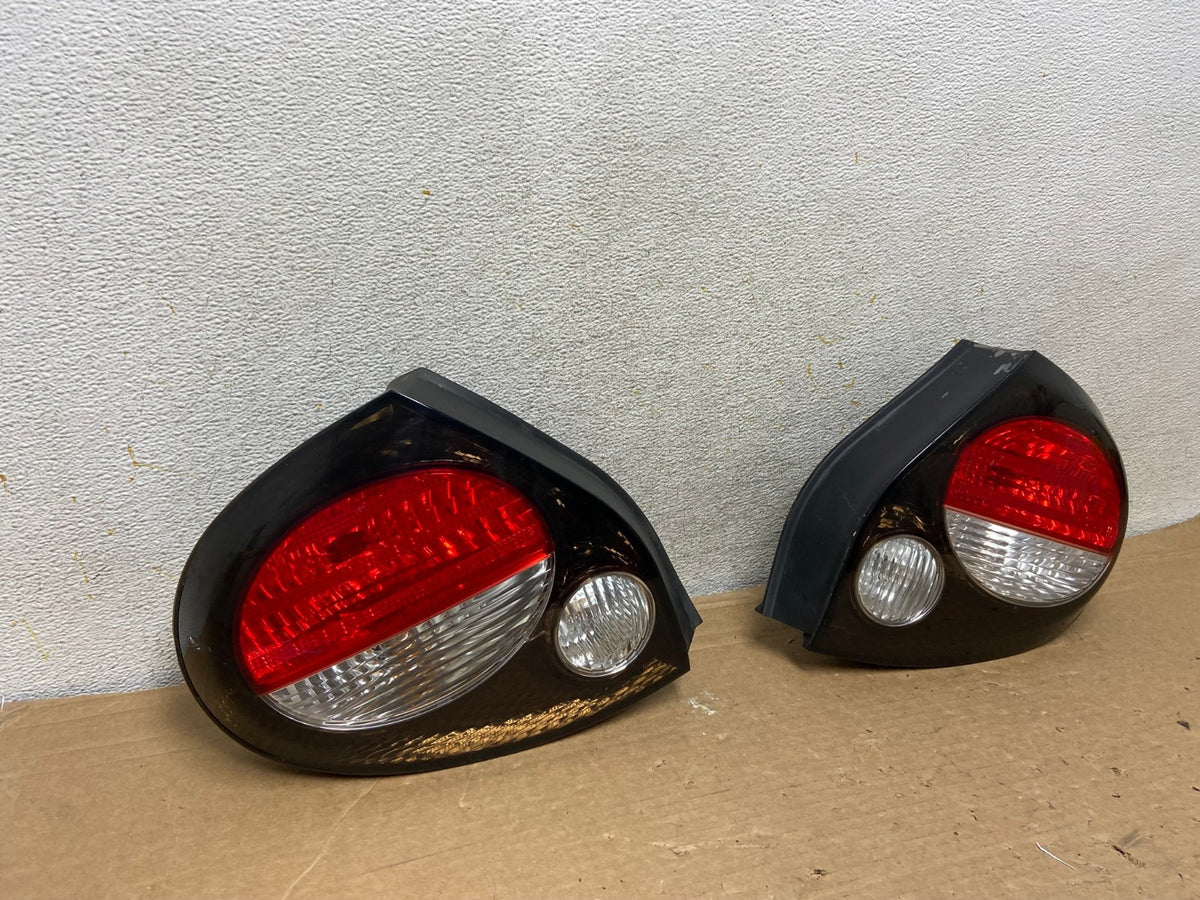 2000 to 2001 Nissan Maxima Left + Right Set Tail Lights AH8464 LK1