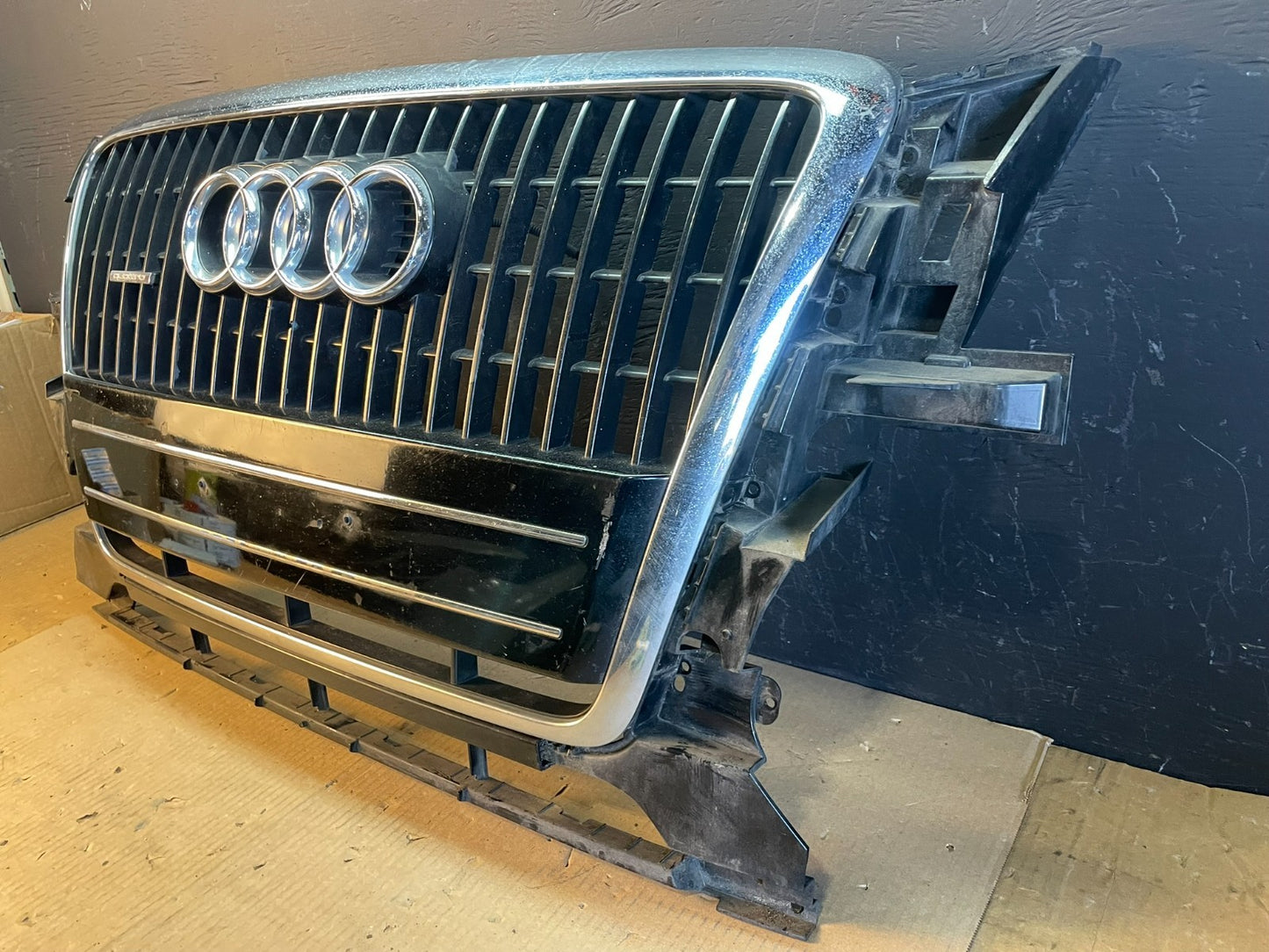 2013 to 2015 Audi Q5 Front Upper Grill Grille Chrome Black ab7888 DG2