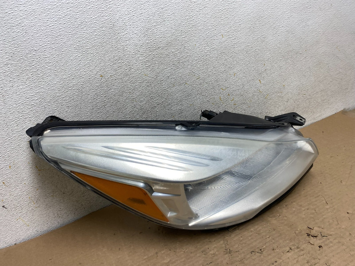 2013 - 2016 Ford Escape Headlight Right Passenger RH Side Halogen AI1003 DW2