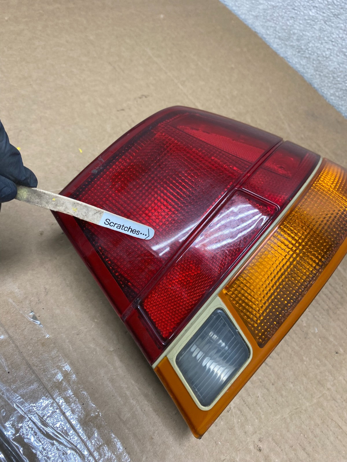 1997-1999 Saturn SL SL1 Sedan Right Passenger RH Side Tail Light OEM z1373 DG3