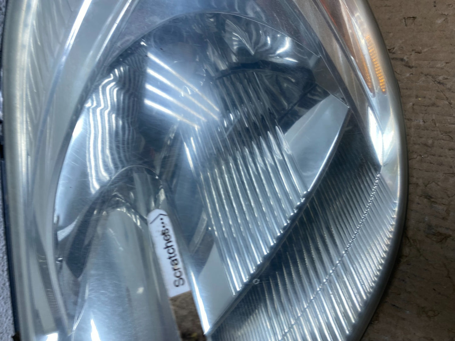 2004-2005 Toyota Sienna Left Driver LH Side Halogen Headlight AD8805 DW3