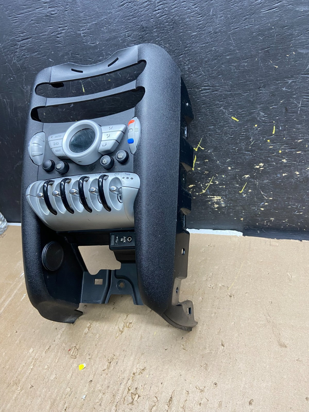 2008 to 2010 Mini Cooper Center Dash Climate Window Control OEM AB5509 DG1