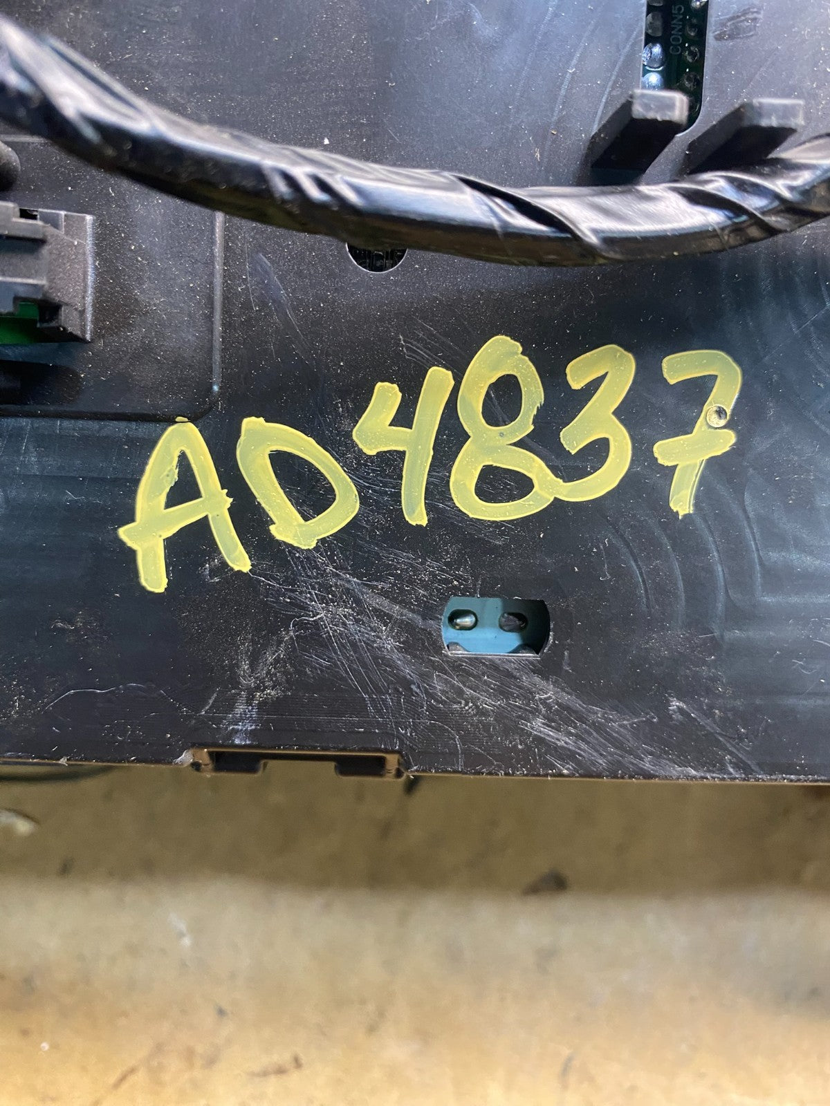 2001 to 2003 Nissan Pathfinder Speedometer Cluster Gauge AD48376
