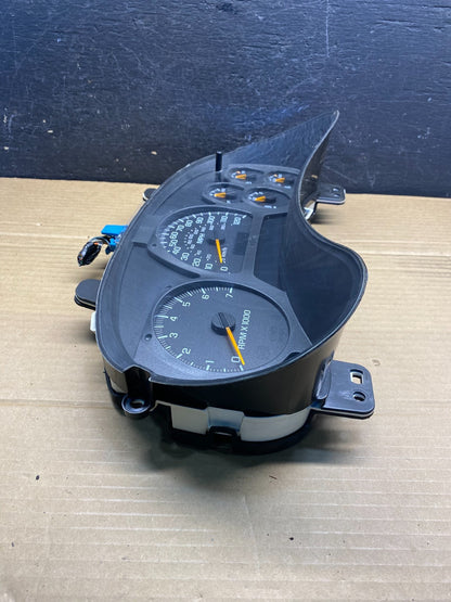 2002 to 2004 Chevrolet Trailblazer Speedometer Cluster Gauge AE6188 DG1
