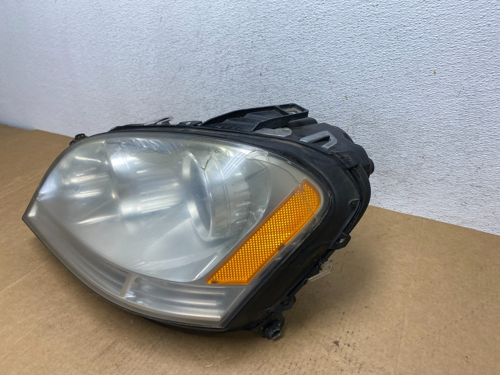 Halogen 2006-2009 Mercedes-Benz ML-Class Headlight Left Driver LH AE3053 DW1