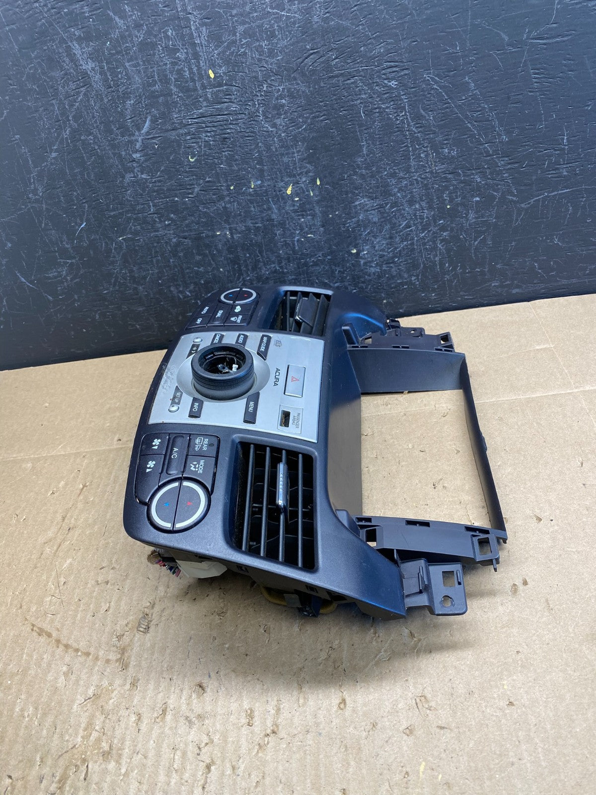 2007 to 2009 Acura RDX GPS RADIO Audio Control Trim Dash w/ Vents AC6827 DG2