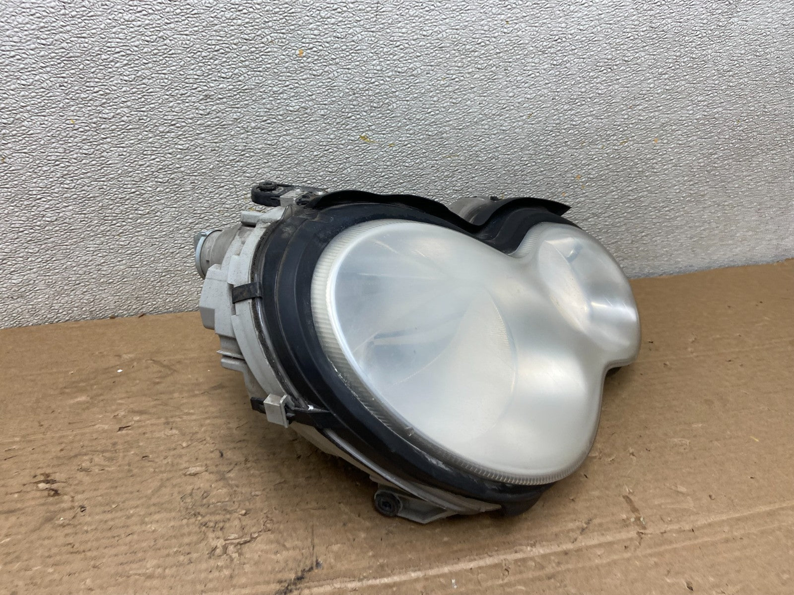 2005 to 2007 Mercedes-Benz C-Class Right Passenger Side Headlight AB4893 DW2
