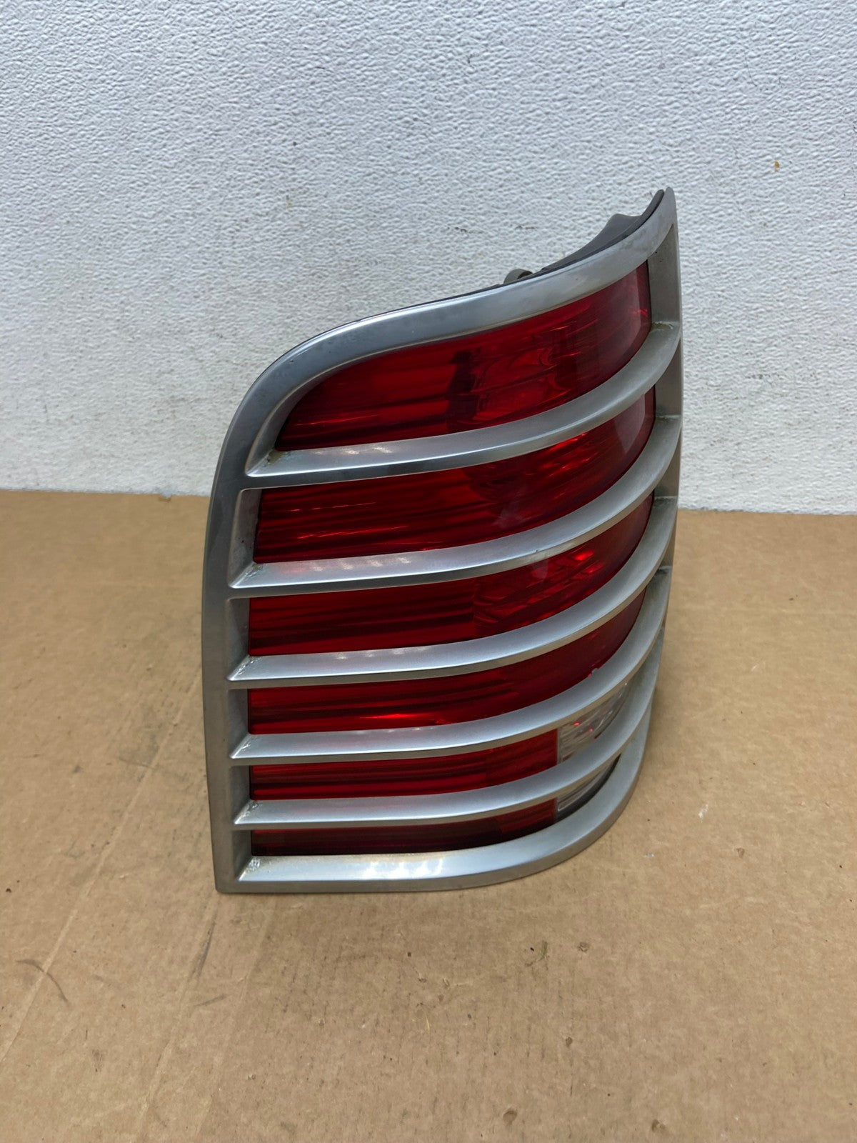 2002 to 2005 Mercury Mountaineer Left Driver Lh Side Tail Light AD5492 LK2