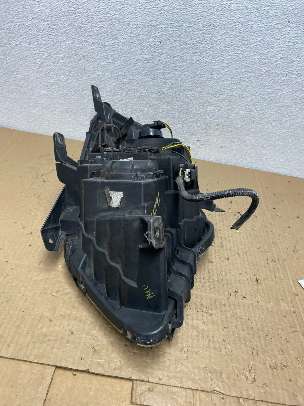 2010-2015 Chevrolet Equinox Right Passenger Halogen Projector Headlight AC41918