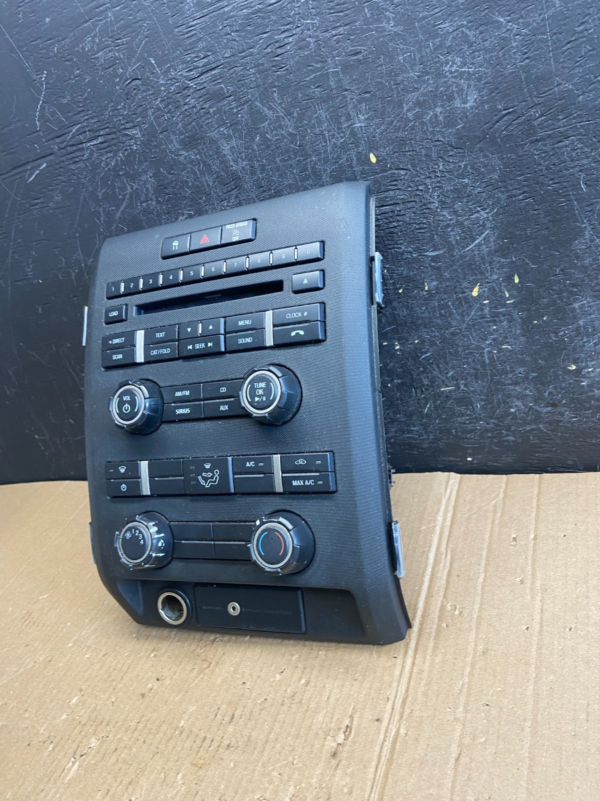 2009-2012 Ford F150 Heater Climate Control Radio Control Dash Bezel OE AE3920 DG1