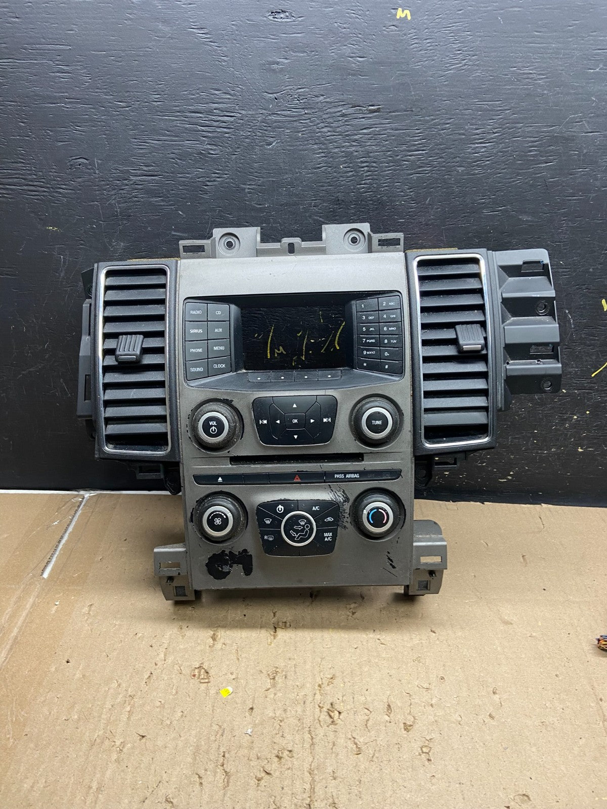 2010-2012 Ford Taurus Front Center Console Climate Radio Control Panel AB5510 DG0