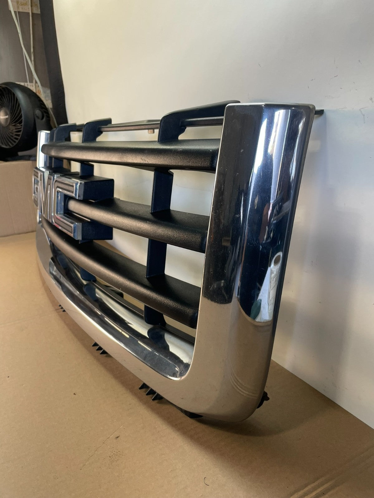 2007 to 2013 GMC Sierra 1500 Front Upper Chrome Grill Grille AG2571 MS1