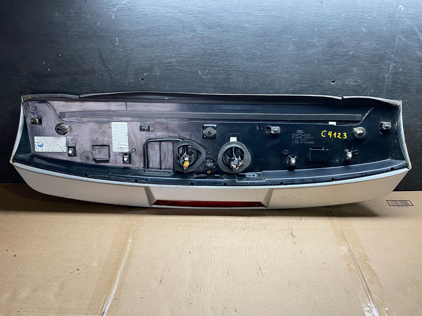 2007 to 2009 Ford Edge Rear Spoiler Wing With Brake Light OEM C4123 DG6