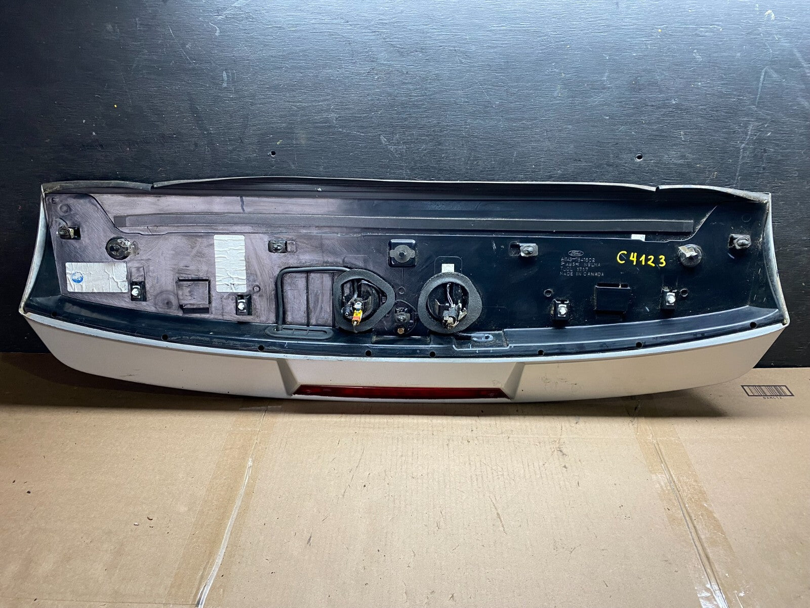 2007 to 2009 Ford Edge Rear Spoiler Wing With Brake Light OEM C4123 DG6