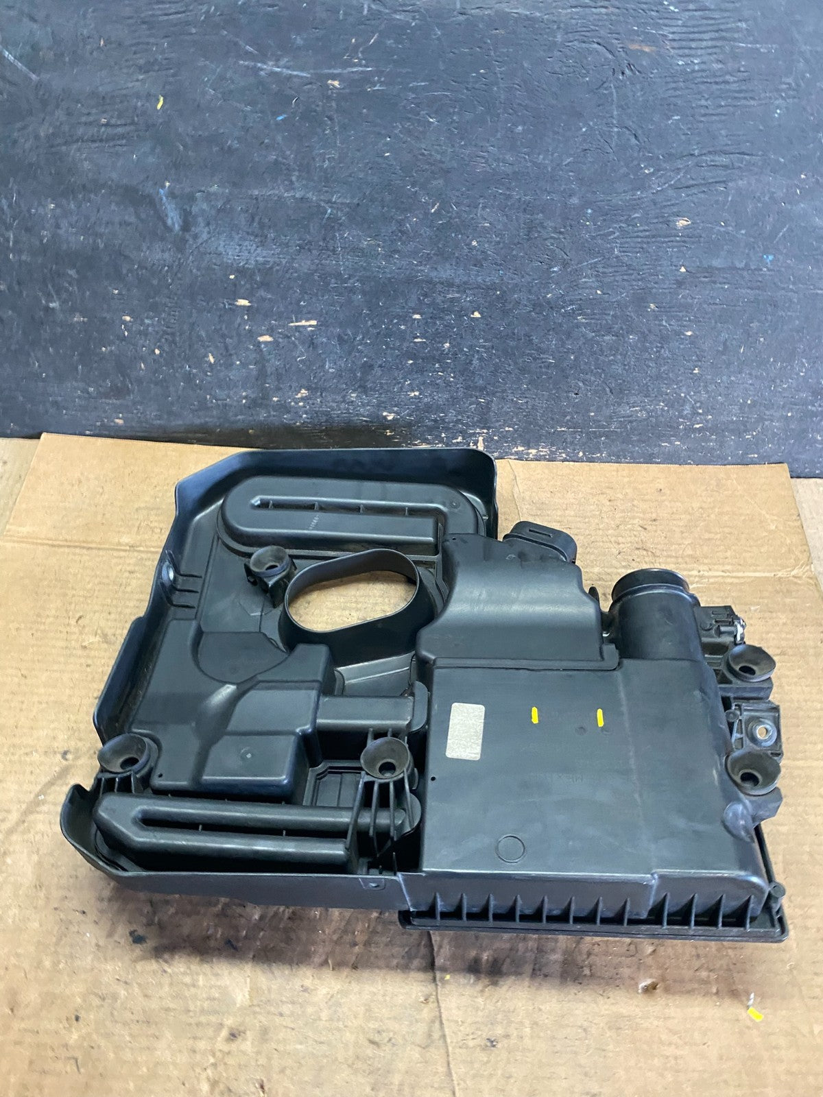 2013 to 2020 Ford Fusion Engine Motor Cover Shield  Black q8606 DG4
