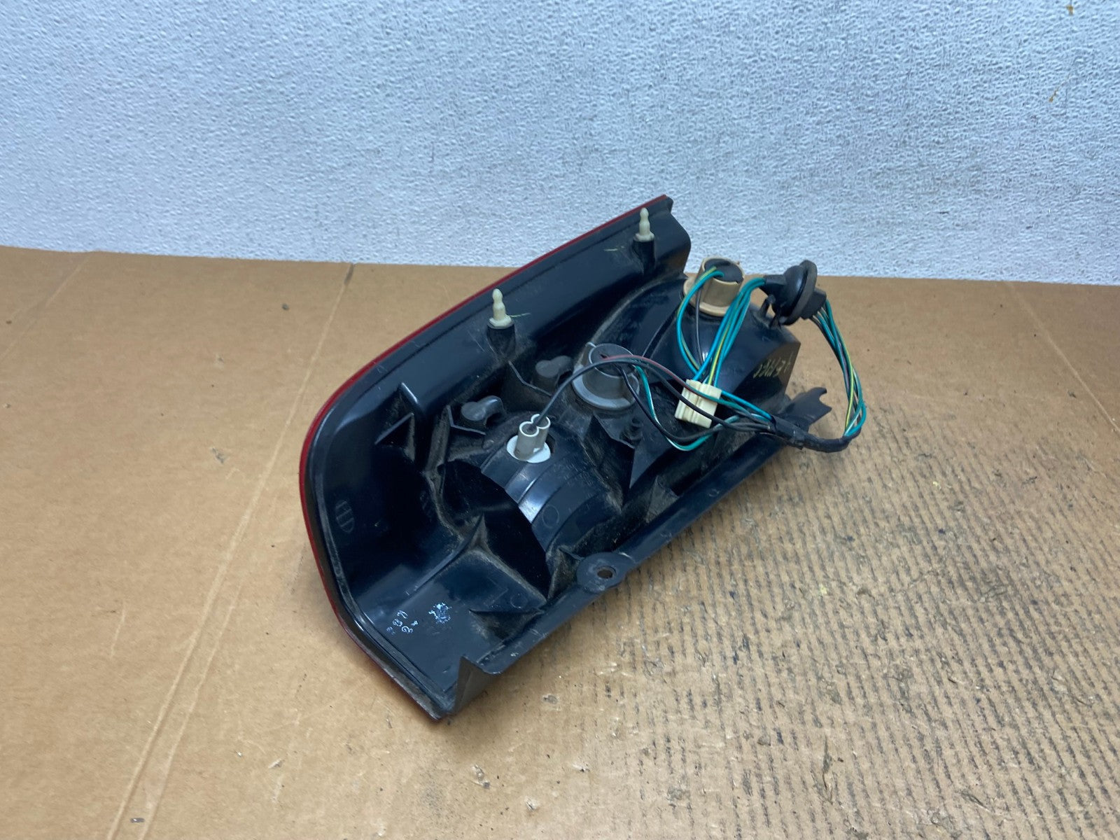 2002 2003 2004 Nissan Xterra Left Driver Side Tail Light AE1460 LK3