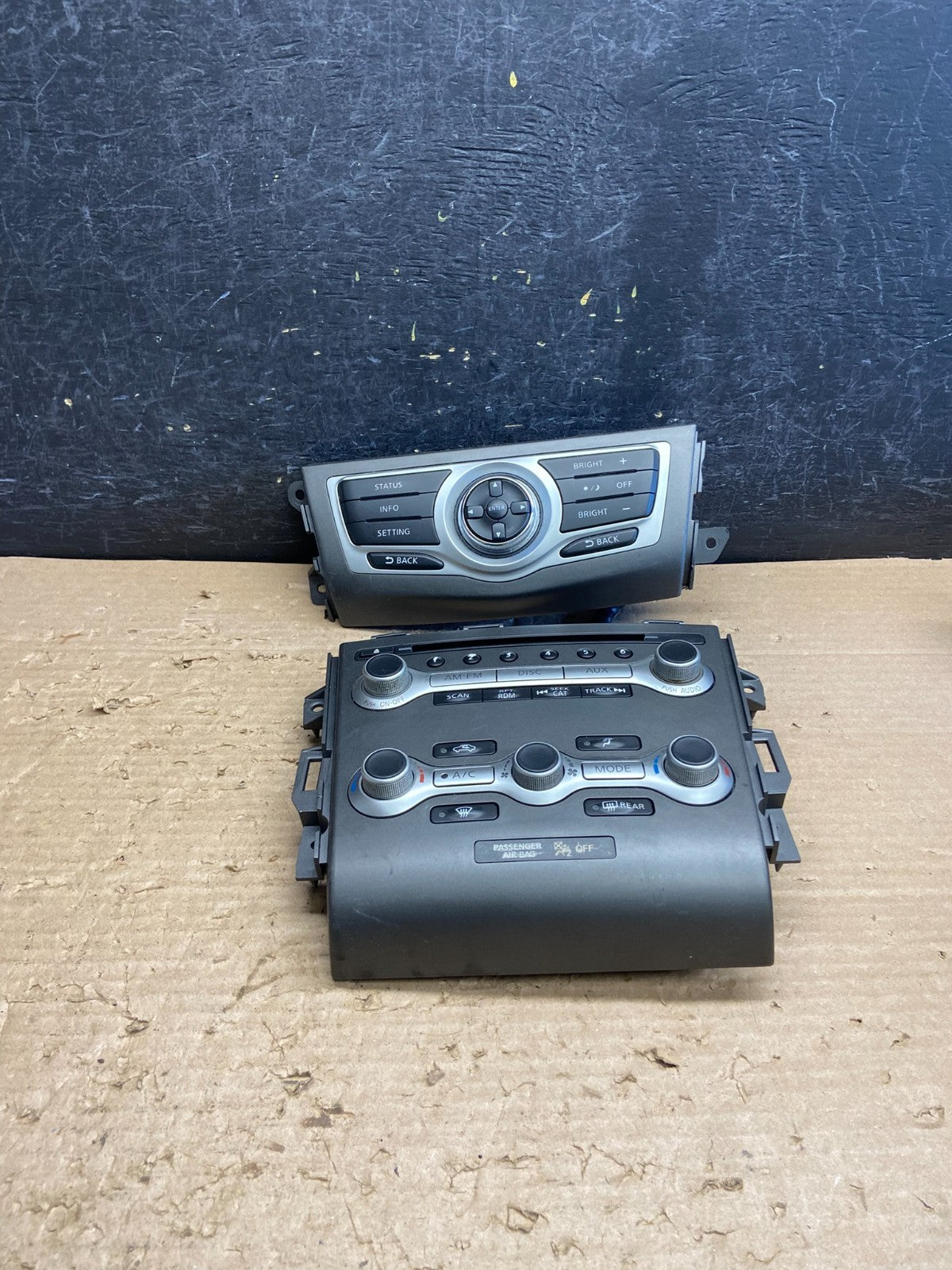 2009 - 2010 Nissan Murano AM FM Radio CD Climate Control Panel ag8676 DG0