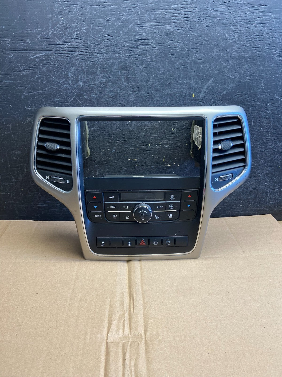 2011-2013 Jeep Grand Cherokee Center Radio Climate Control Bezel Vent AI5937 DG0