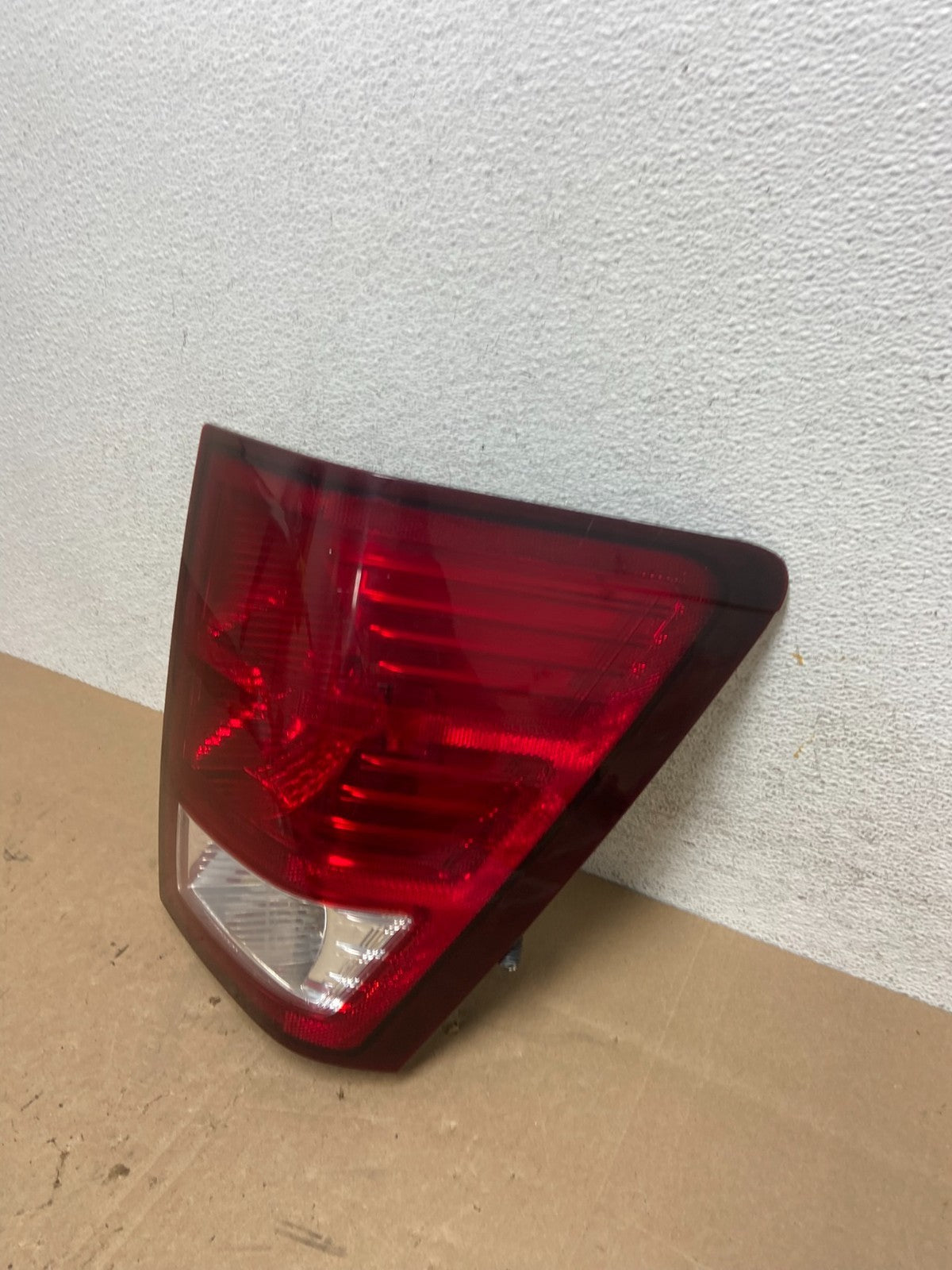 2007 2008 2009 2010 Jeep Grand Cherokee Right Passenger Tail Light AE5995 DW1