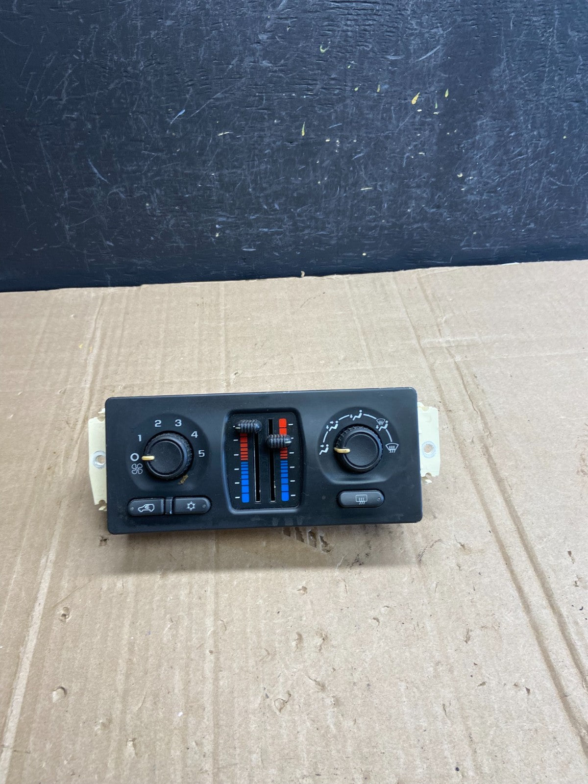 2003-2006 GMC Chevrolet Envoy Trailblazer Climate Control A/C Panel ad7182 DG0