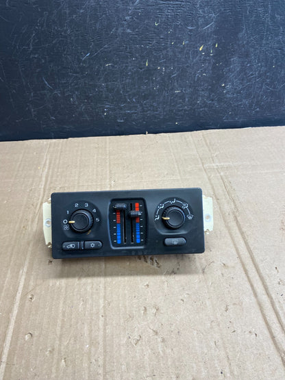 2003-2006 GMC Chevrolet Envoy Trailblazer Climate Control A/C Panel ad7182 DG0