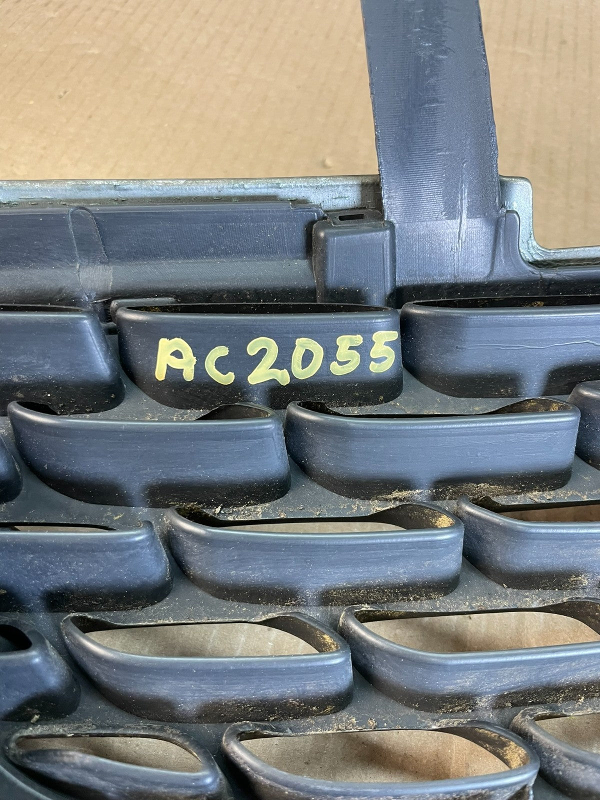 2000  to 2003 Nissan Sentra Front Upper Grill Grille OEM AC2055 DG6