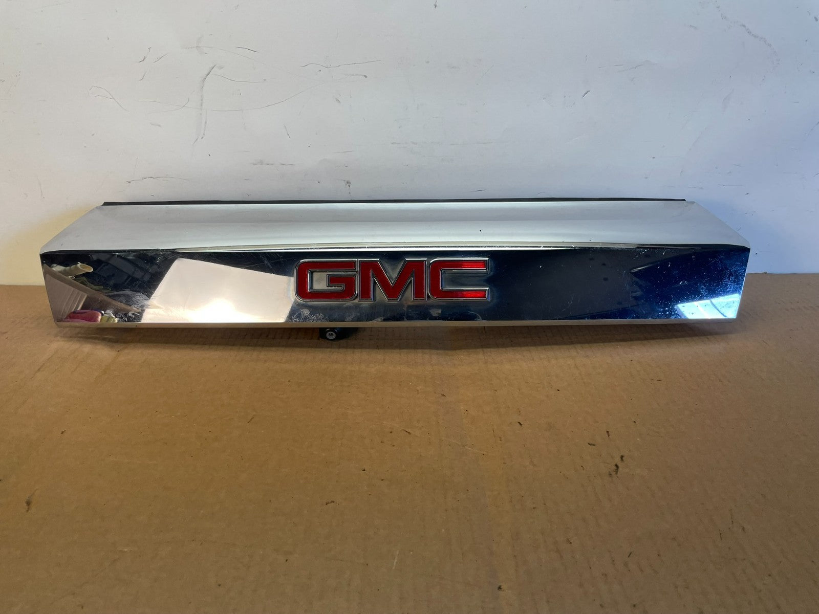 2010-2015 Gmc Terrain Lift Gate Handle Trim Back Up Camera 20881057 AG7526 DG0