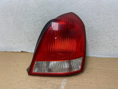 2001 2002 2003 Hyundai Elantra Right Passenger Rh Tail Light AG9087 LK0