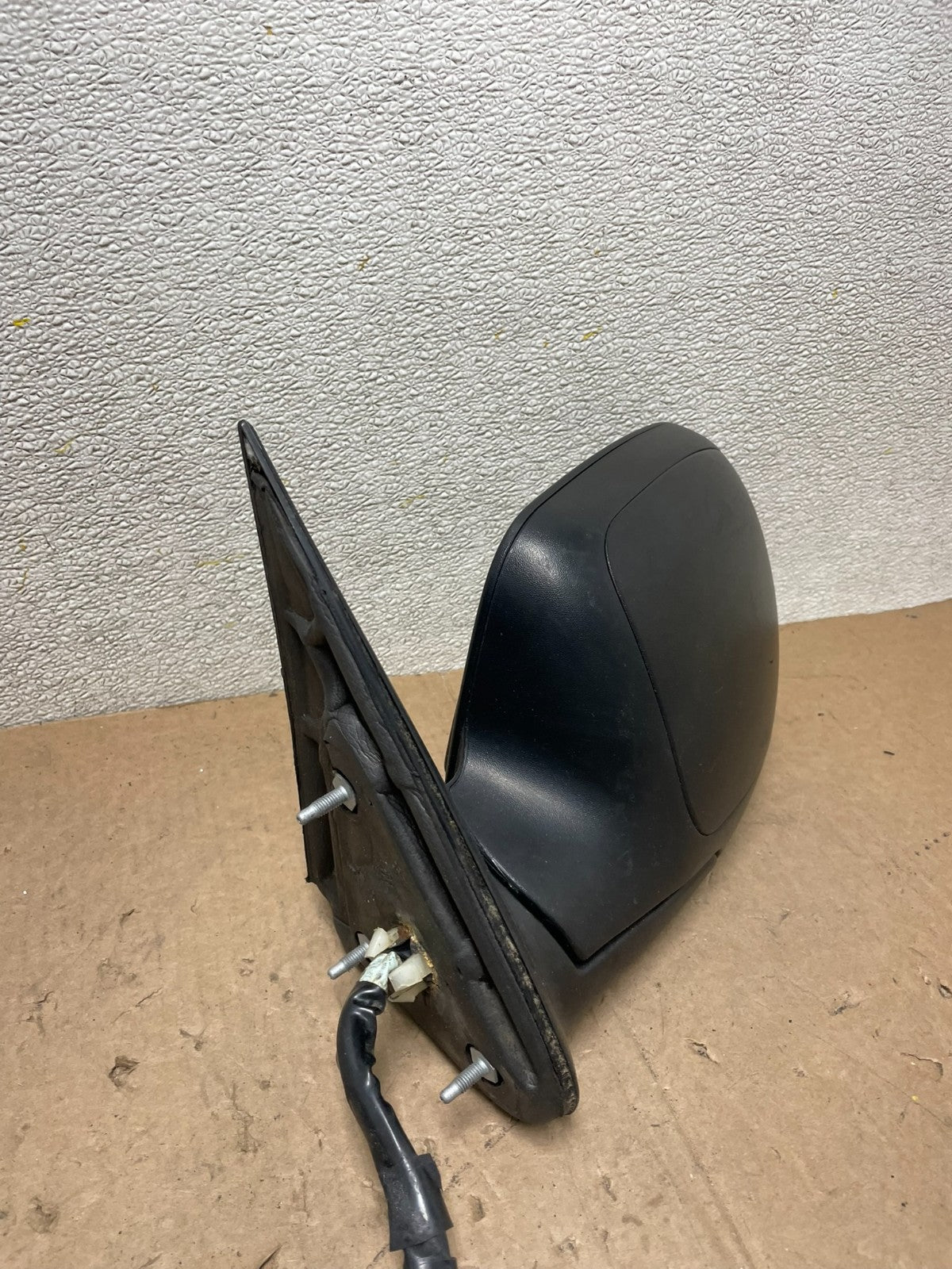 1999-2006 Chevrolet Silverado Suburban Turn Sgn Left Driver Mirror OEM W8910 DW1