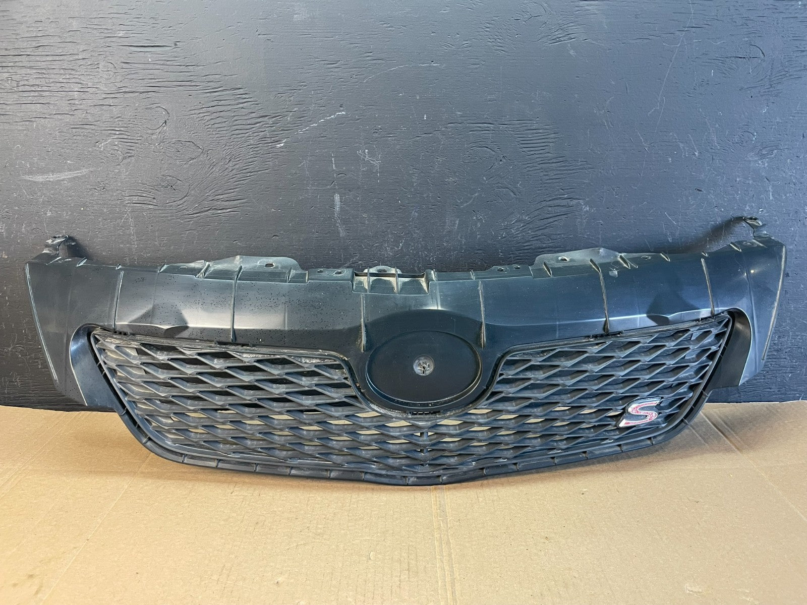 2009 to 2010 Toyota Corolla Grille Grill Front Upper Bumper Black OEM AC2176 DG0