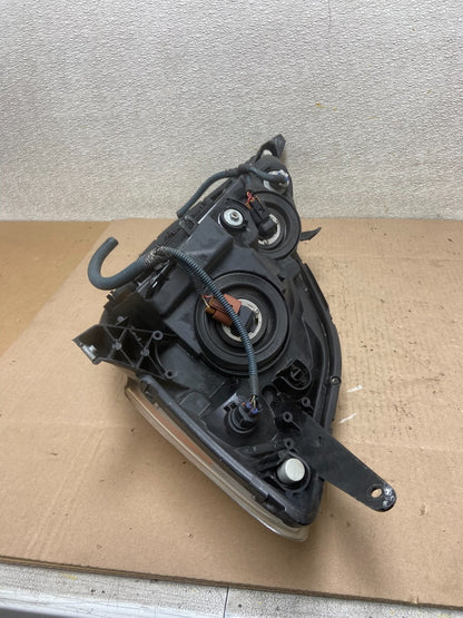 2006 to 2010 Toyota Sienna Right Passenger Rh Side Headlight Halogen AA1020 DW7