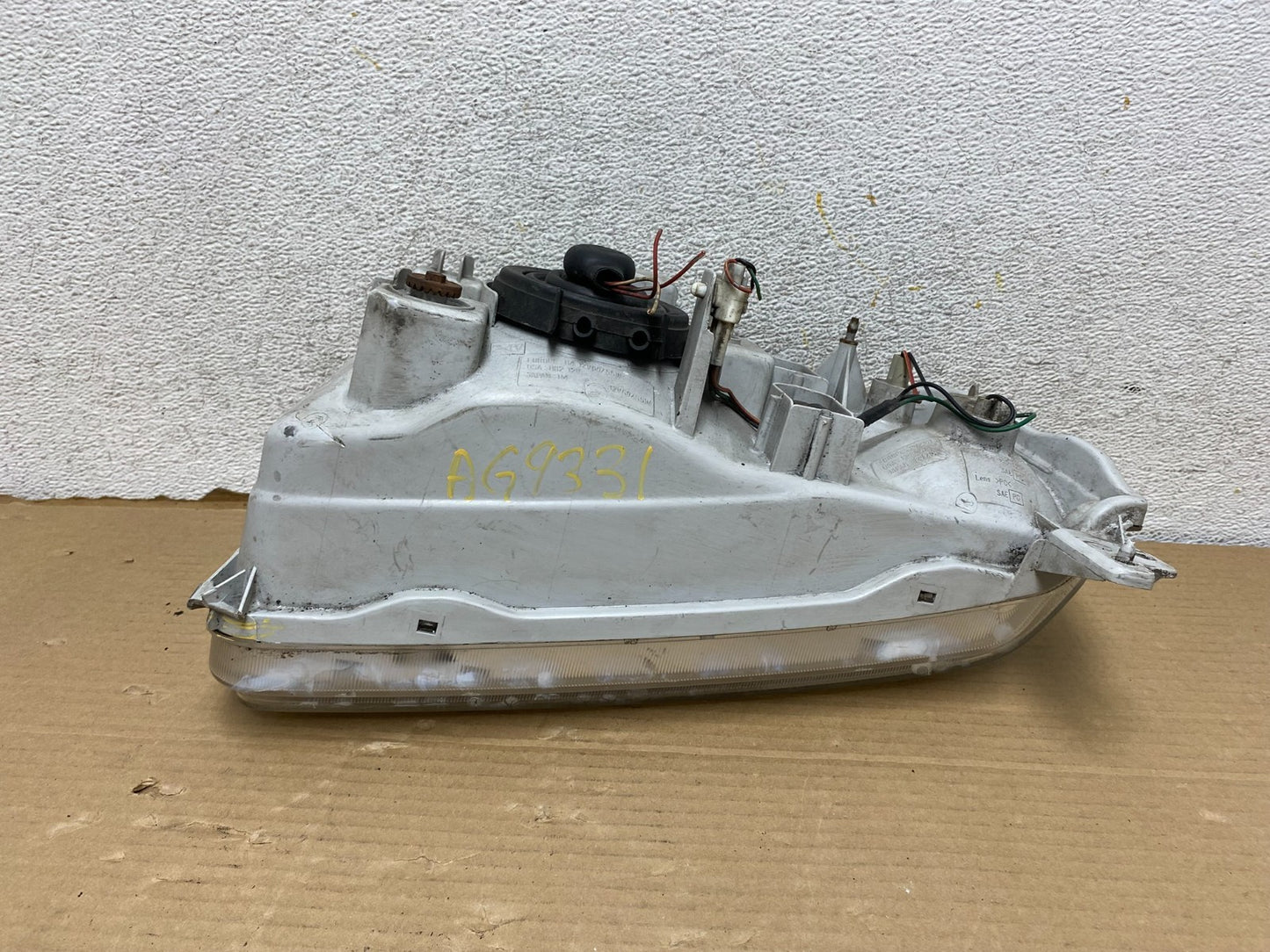 1999-2005 Suzuki Grand Vitara Right Passenger Side Halogen Headlight AG9331 DW8