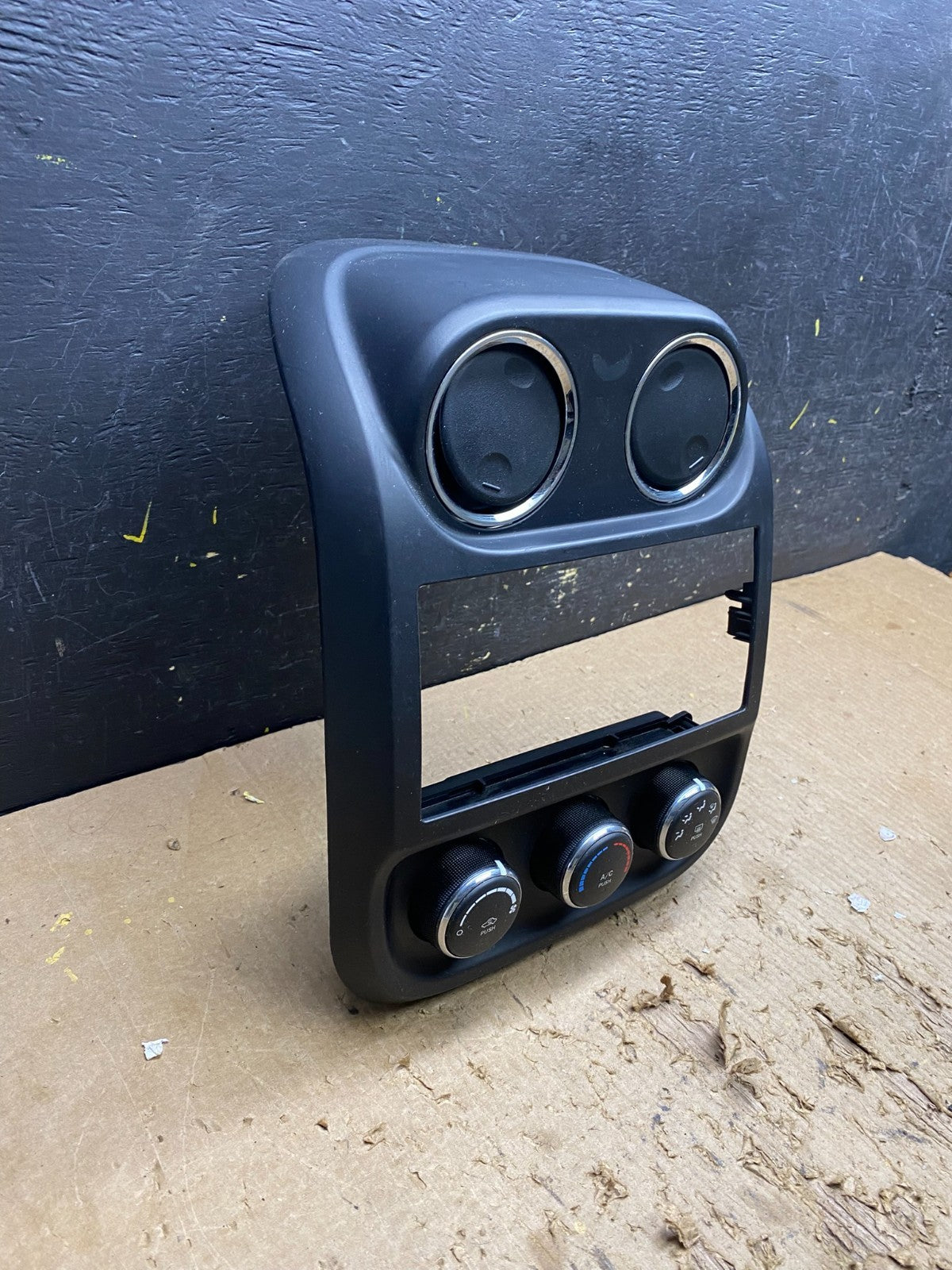 2011 to 2017 Jeep Compass Dash Climate Temperature Control Radio Bezel AA0009 DG1