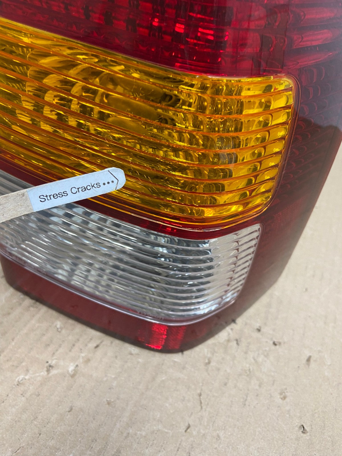 2001 2002 2003 2004 Mazda Tribute Right Passenger Rh Tail Light AE8990 LK4