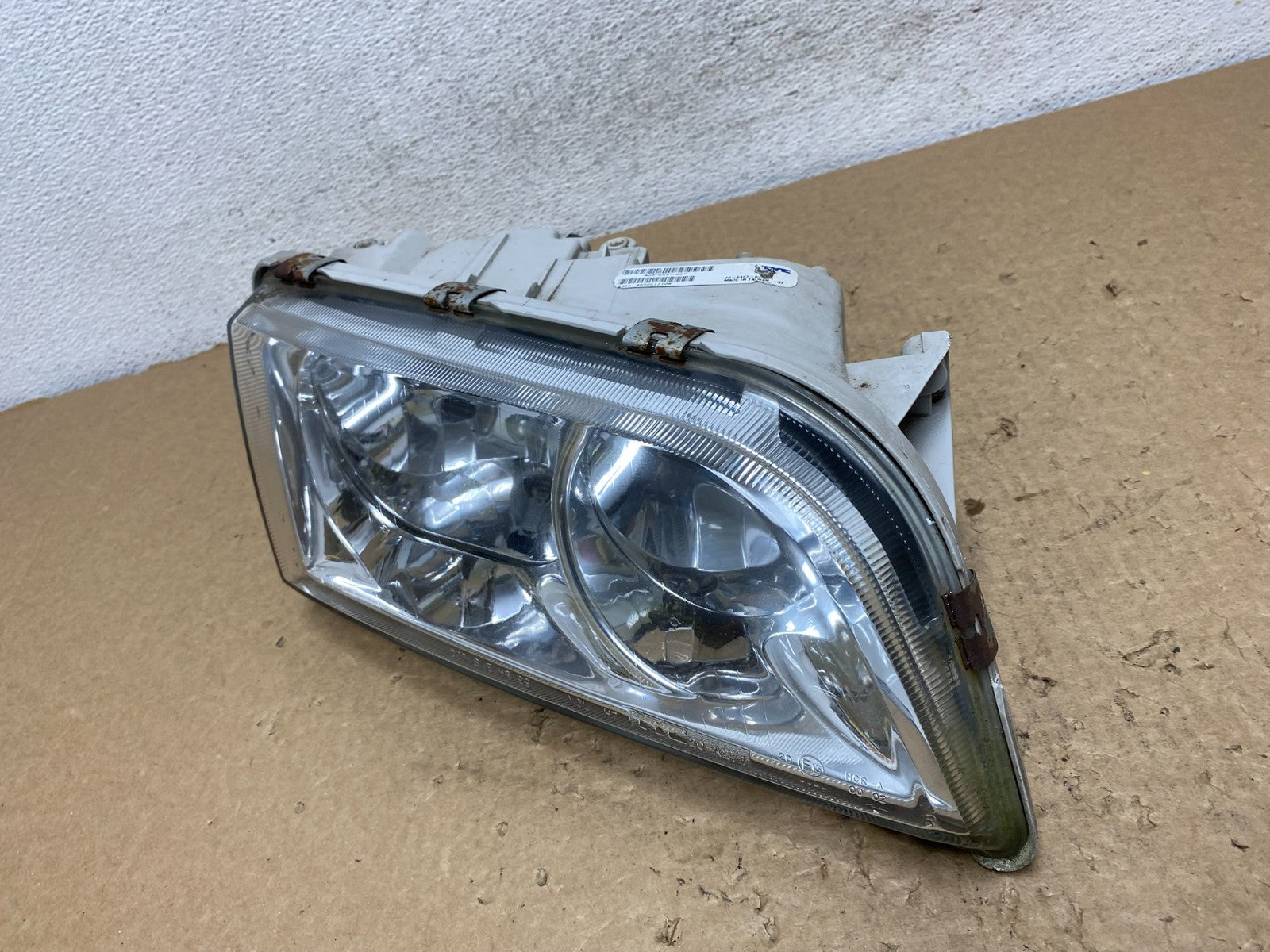 2000 - 2004 Volvo S40 Right Passenger RH Halogen Headlight AF8120 DW1