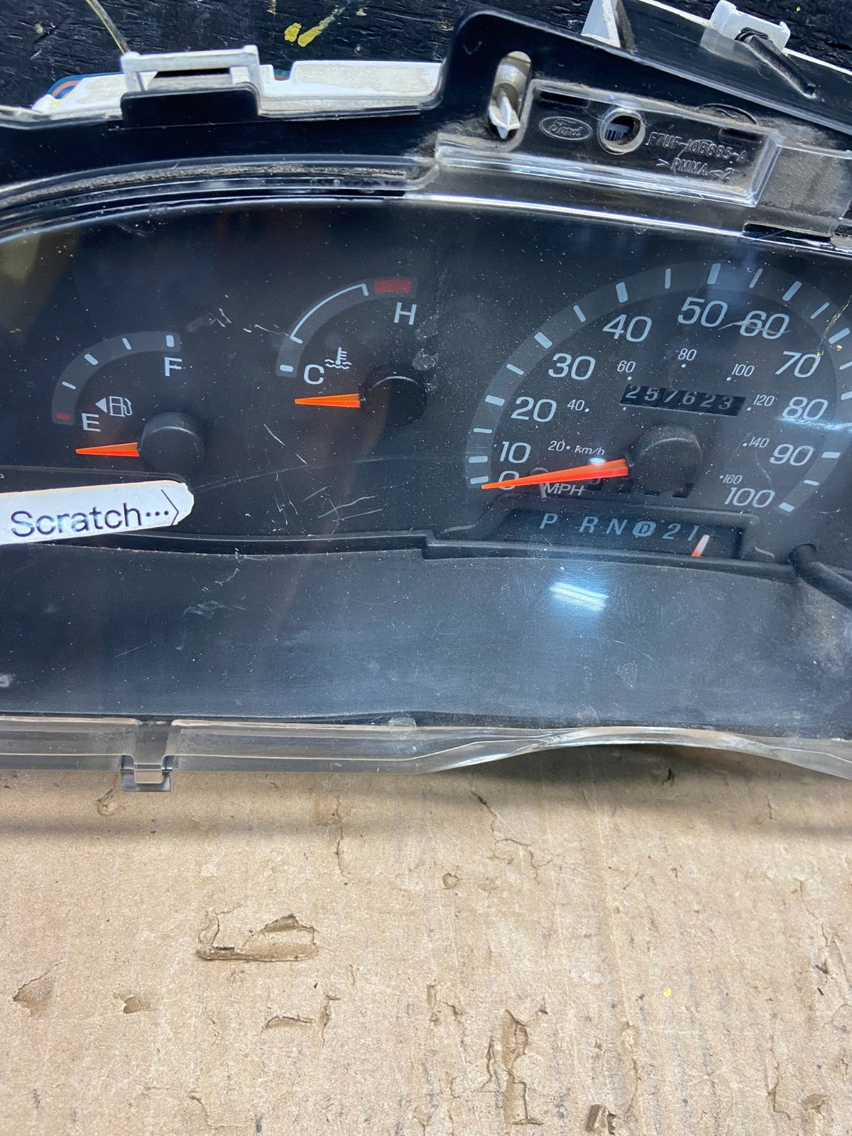 1997 to 2002 Ford Econoline E250 E350 Van Speedometer Instrument Cluster t17673