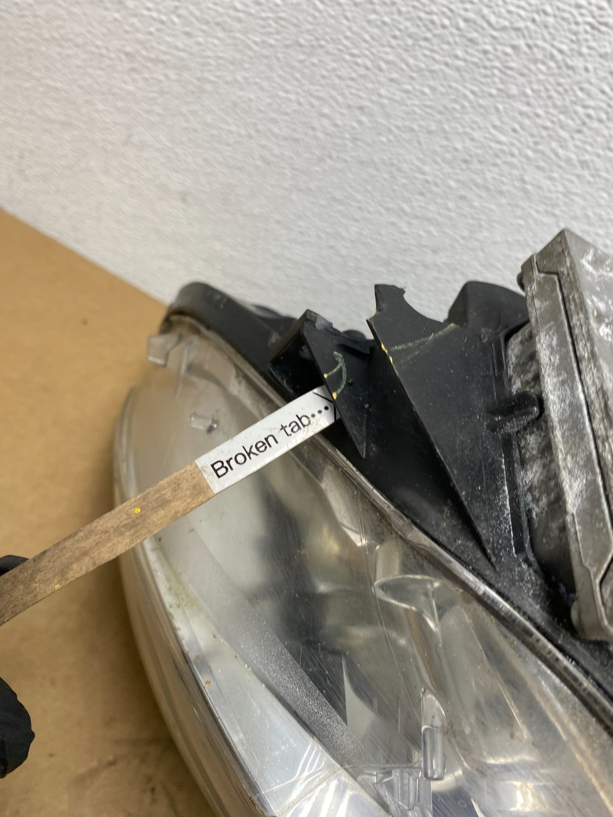 2008-2011 Mercedes C-Class C350 C300 Left Driver Xenon Headlight AC1790 DW5