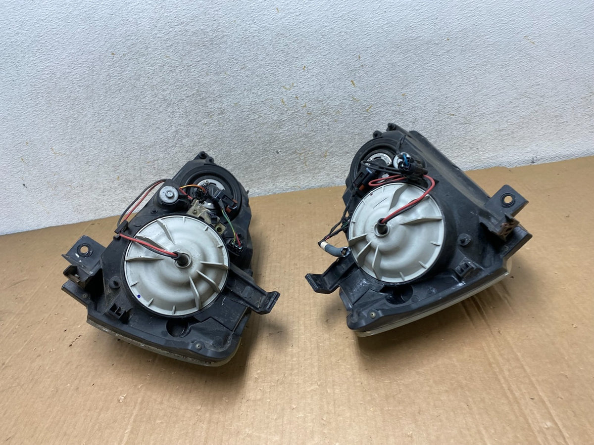 2005 to 2006 Nissan Altima Left+Right Side Set Halogen Headlights AI8813 DW8