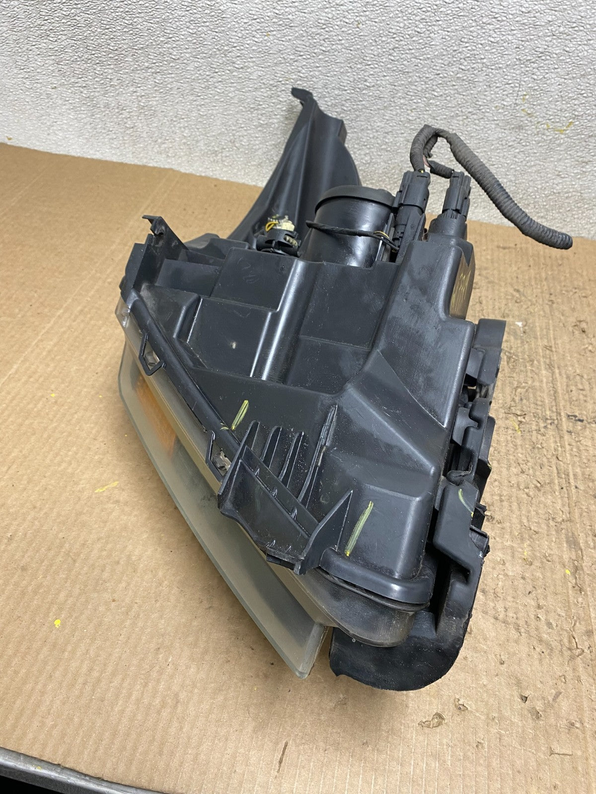 2011 to 2015 Ford Explorer Police Right Passenger Halogen Headlight Oem W7749 DW15