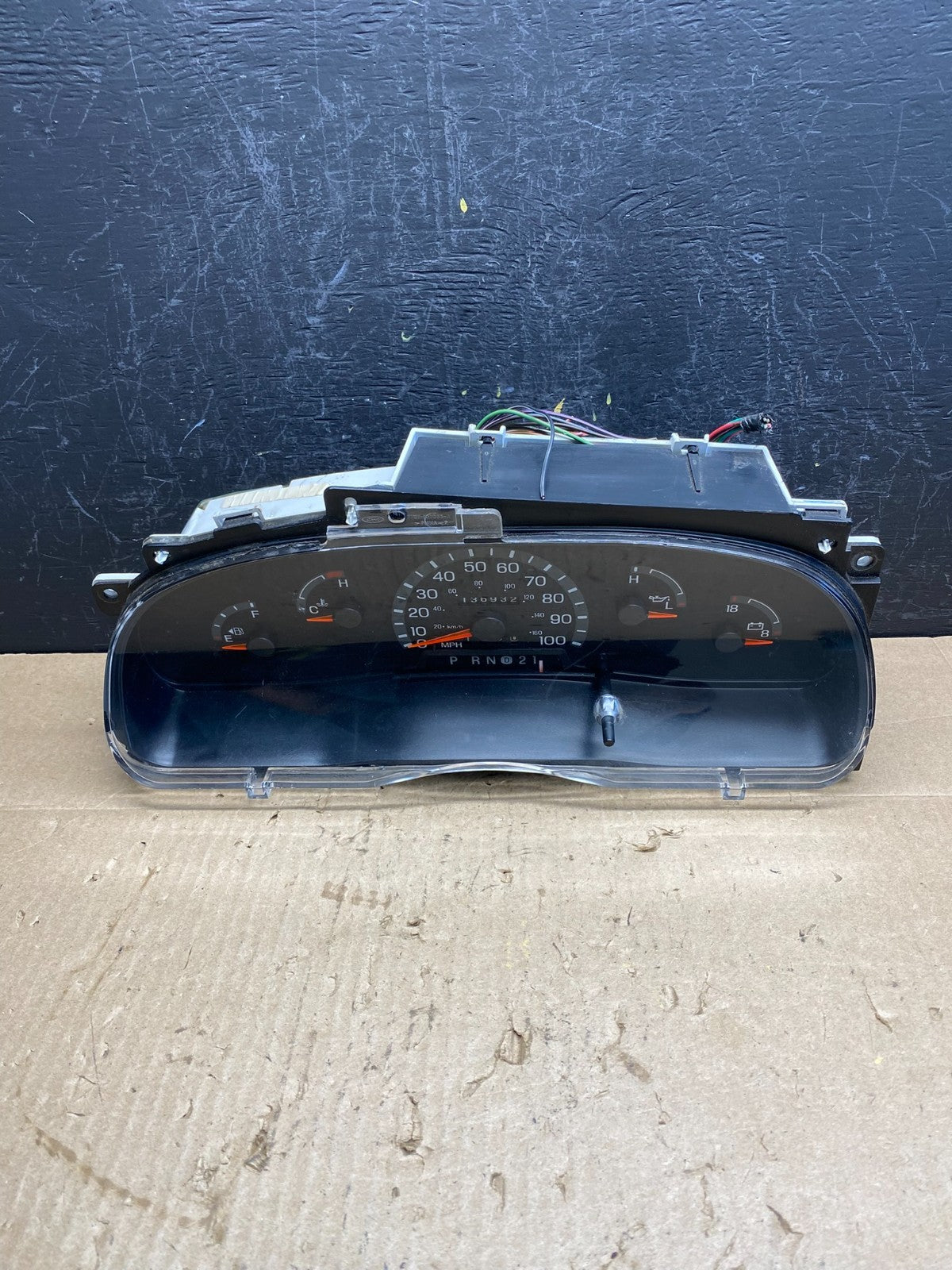 1999 to 2000 Ford E150 E250 E350 VAN Gauge Speedometer Cluster AC9041 DW0