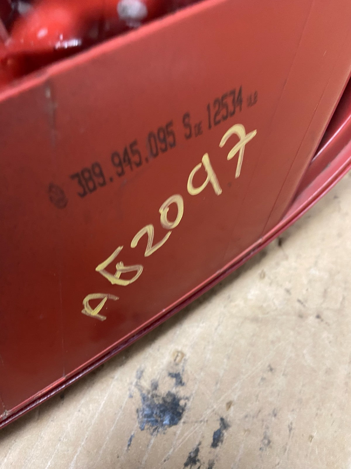 2000 to 2005 Volkswagen Passat B5 Wagon Left Driver Side Tail Light AG2097 DW6