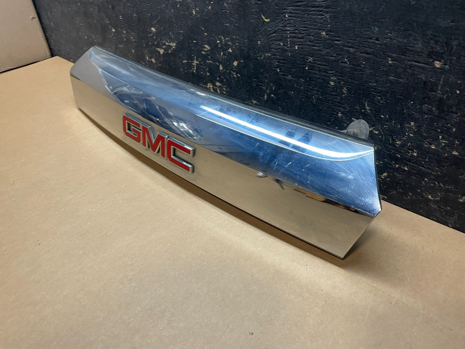 2010-2015 Gmc Terrain Lift Gate Handle Trim Back Up Camera 20881057 Z8192 DG2